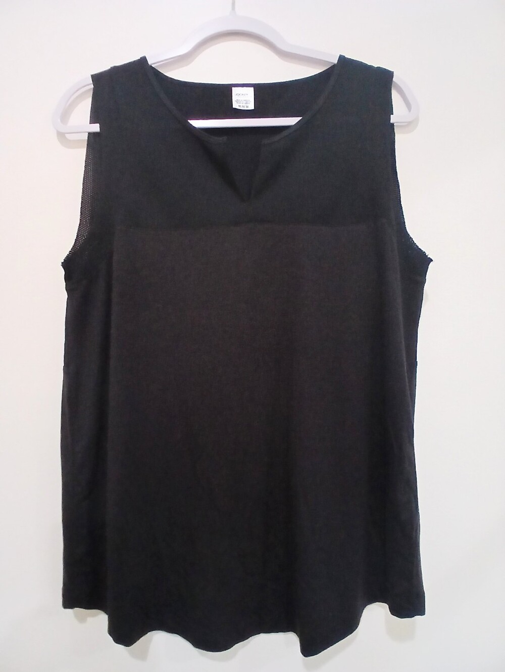 JOCKEY  Sleeveless Raw Edge Tank Exercise Top Scooped Hemline Black Sz M